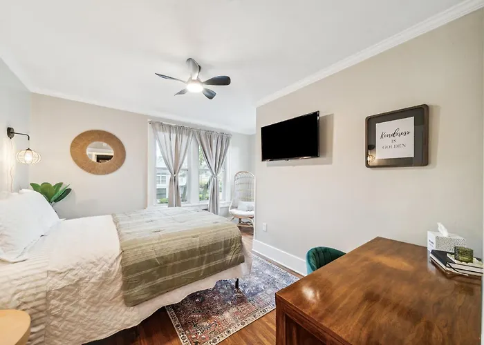 Hottub, Pool Table, Bball, Pets, Firepit, Sleeps 8 Tulsa