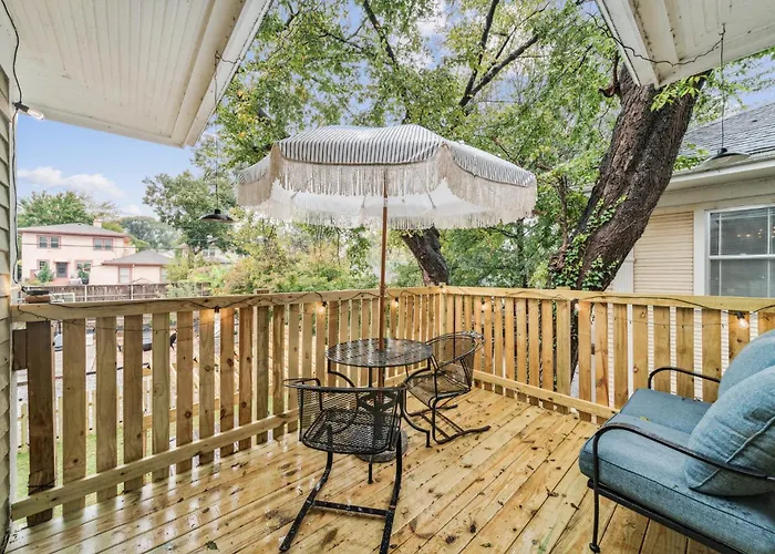 Hottub, Pool Table, Bball, Pets, Firepit, Sleeps 8 *